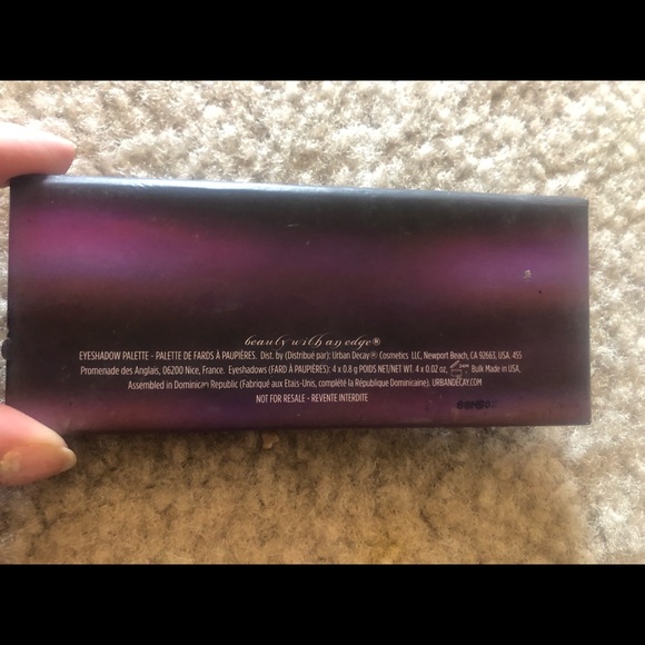 Urban Decay Palette (Smokey Eye) - Picture 6 of 7